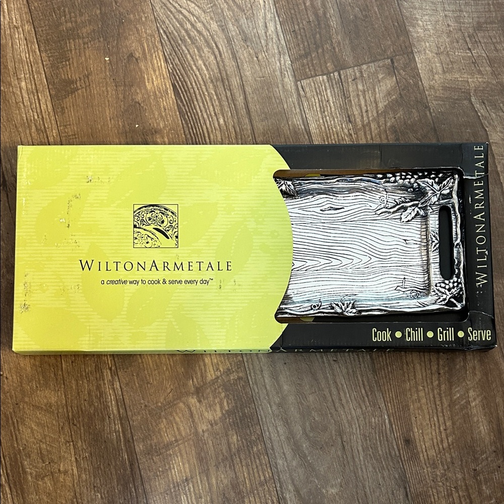 Wilton Armetale Silver Wood Grain Serving Tray